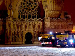 Winter-Services-Gritting-Exeter-Cathedral