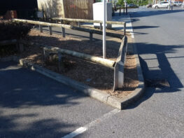 knee-rails-exeter Knee Rails Exeter